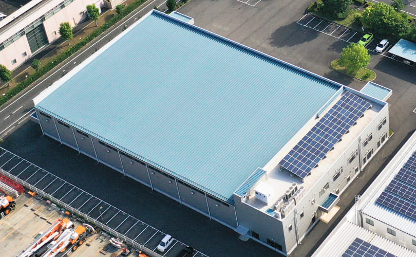 工場の太陽光パネル