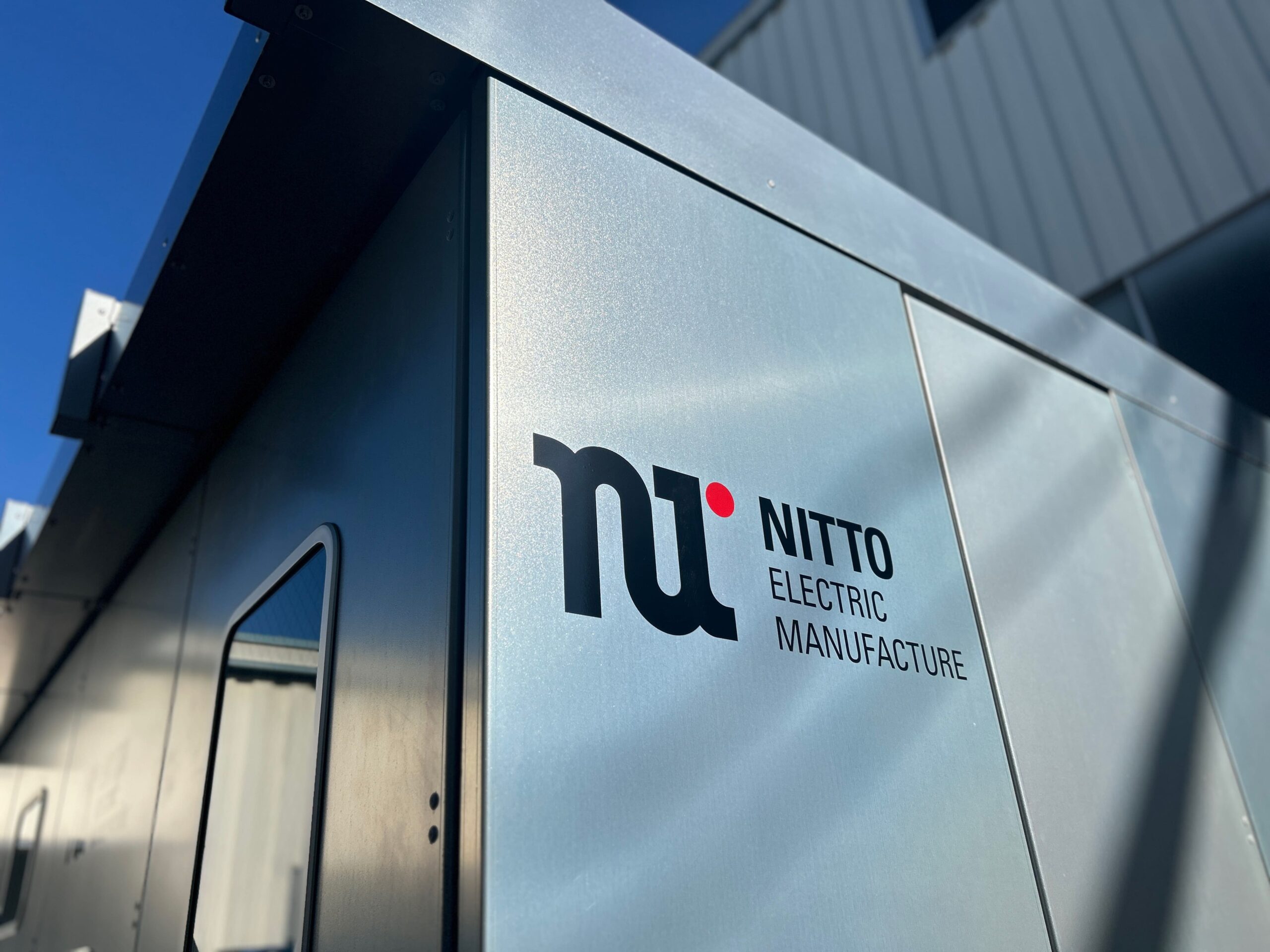 社内から始まる技術革新 −ZAMで実現した次世代キュービクル−